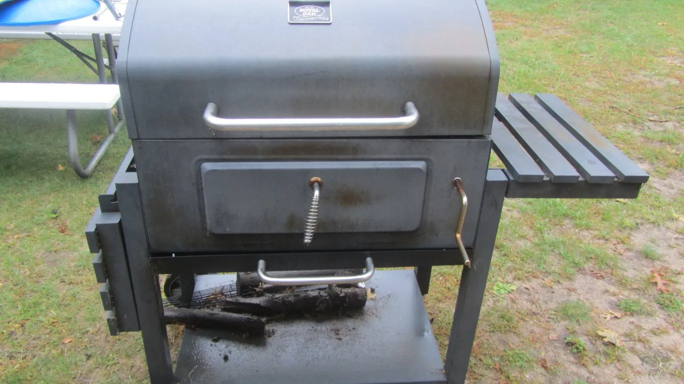 Royal Oak Charcoal Grill