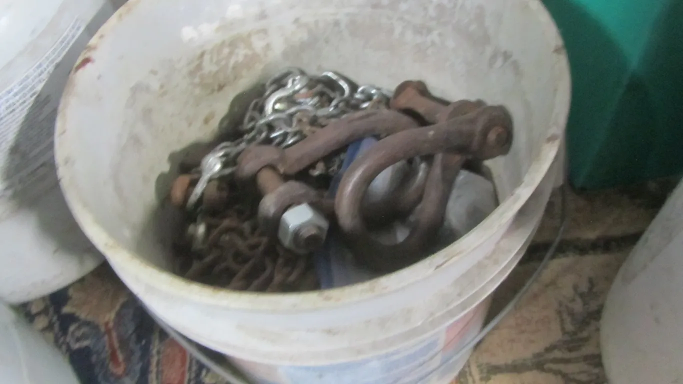 Bucket Full Of Assorted Chain