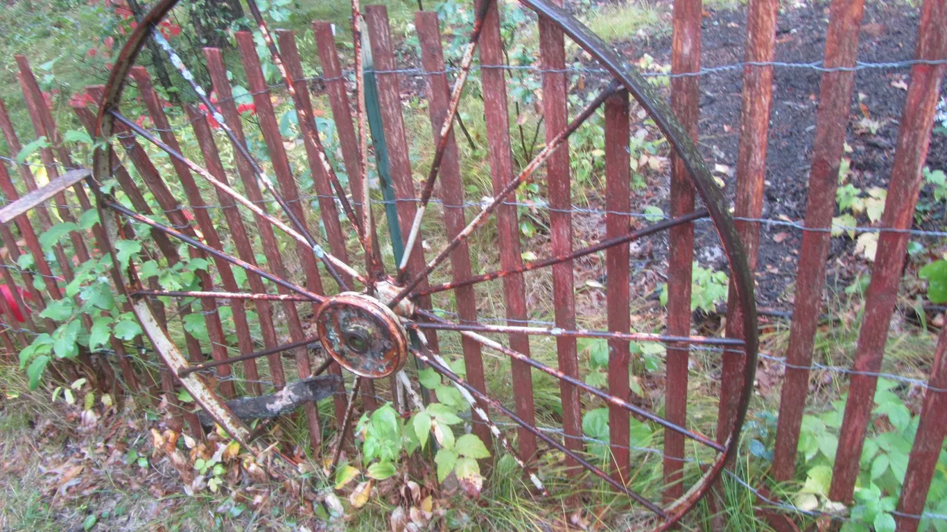 Metal Wagon Wheel