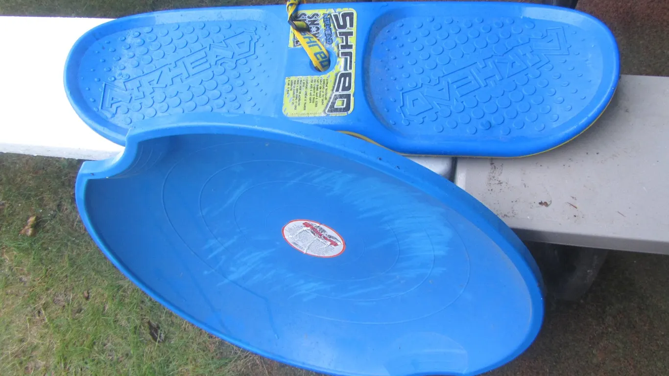 Airhead Shred Snow Skate And Plastic Snow Sled