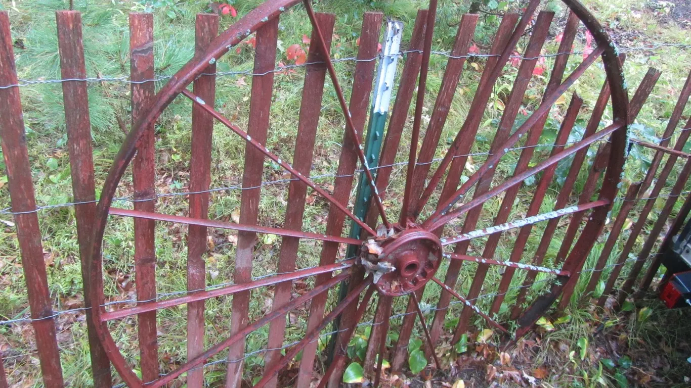Metal Wagon Wheel