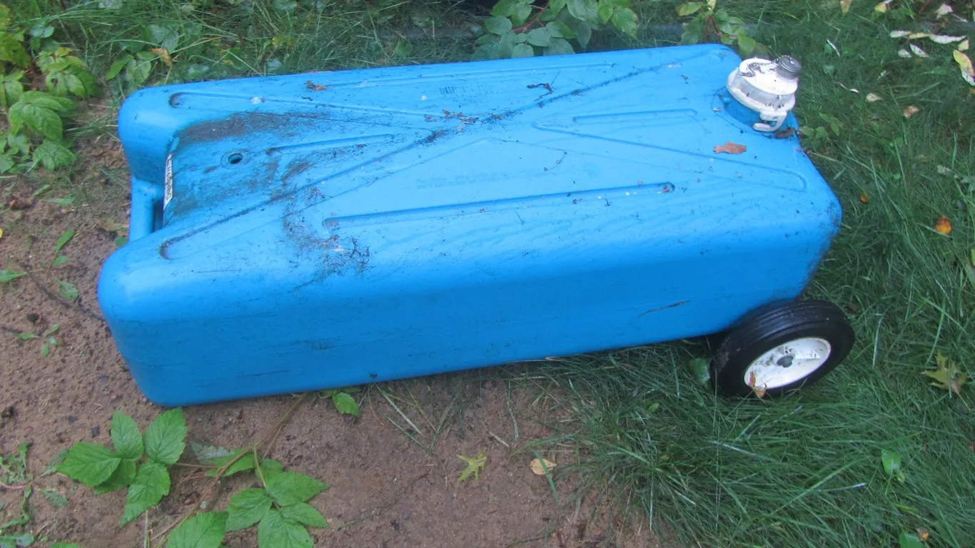 Tote-Along Water Tank Cart