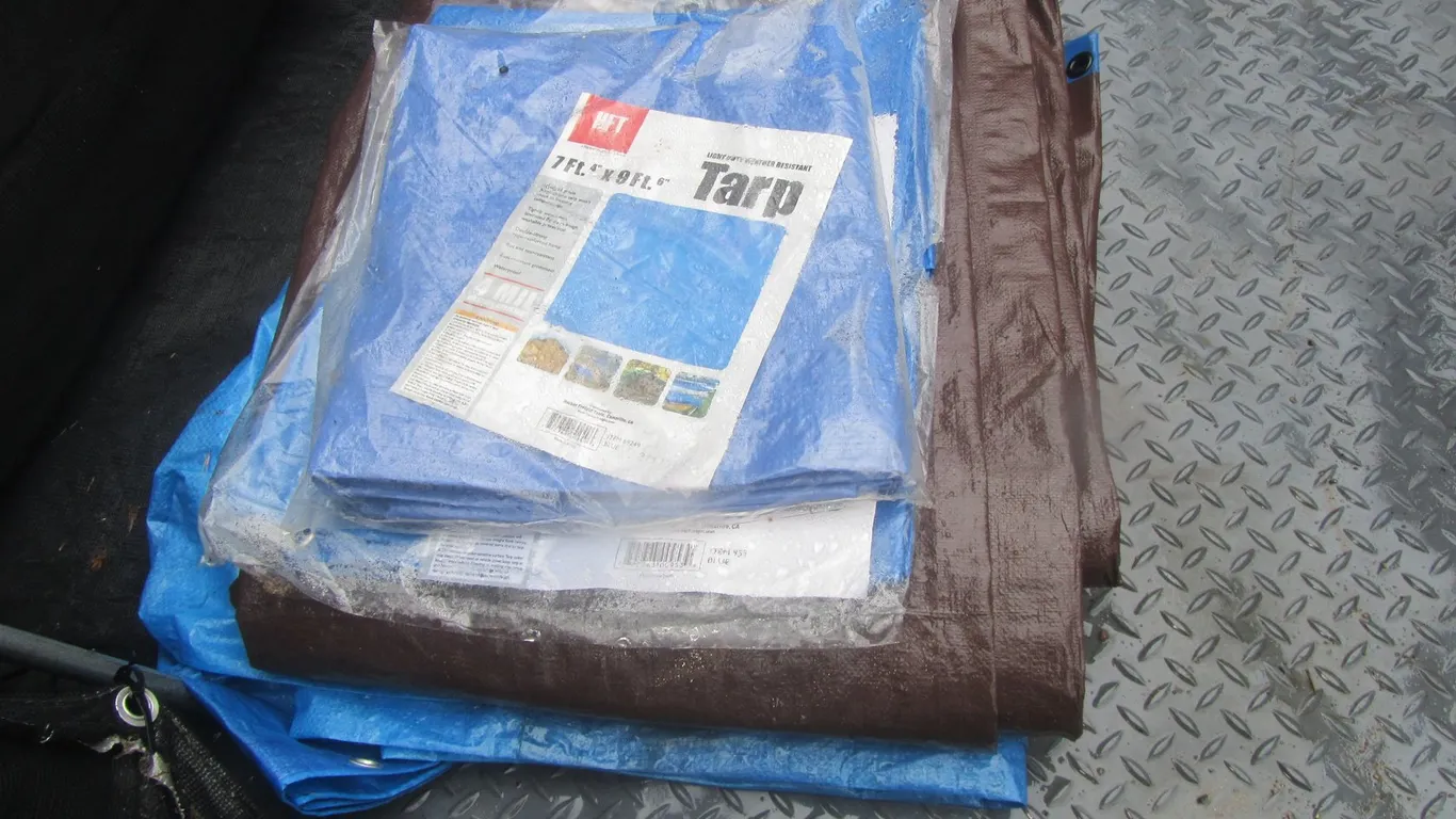 (4) Tarps