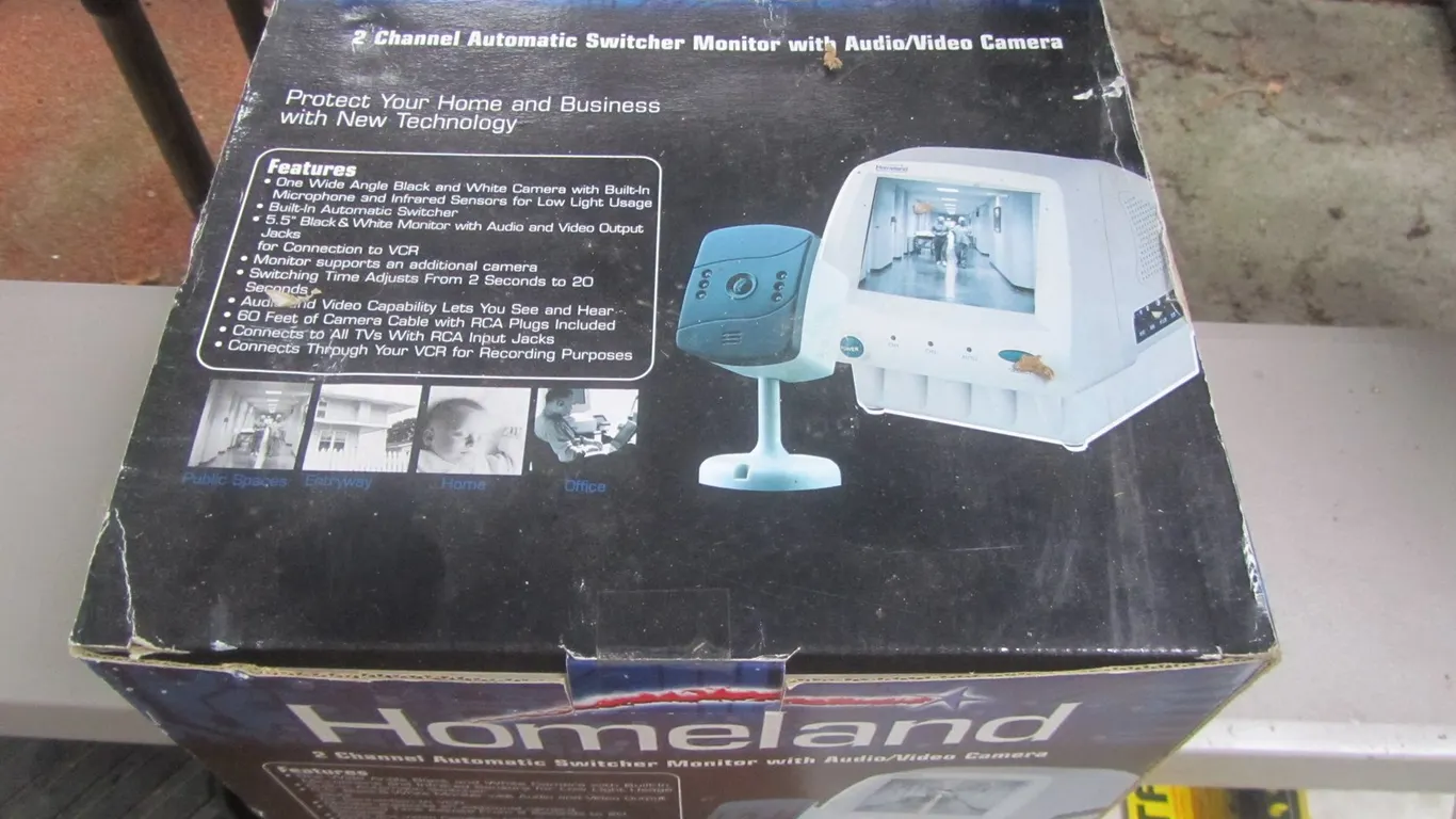 Homeland 2 Channel Automatic Switcher Monitor w/ Audio/Video Camera