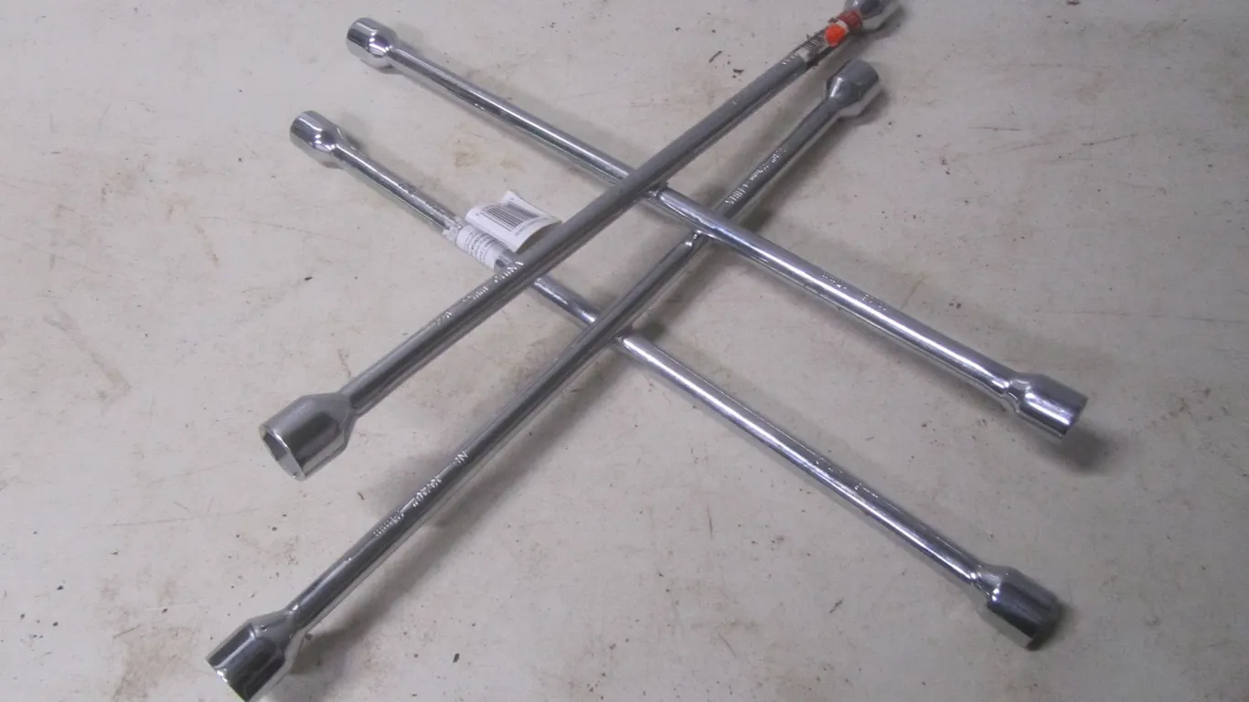 (2) 4-Way Tire Irons