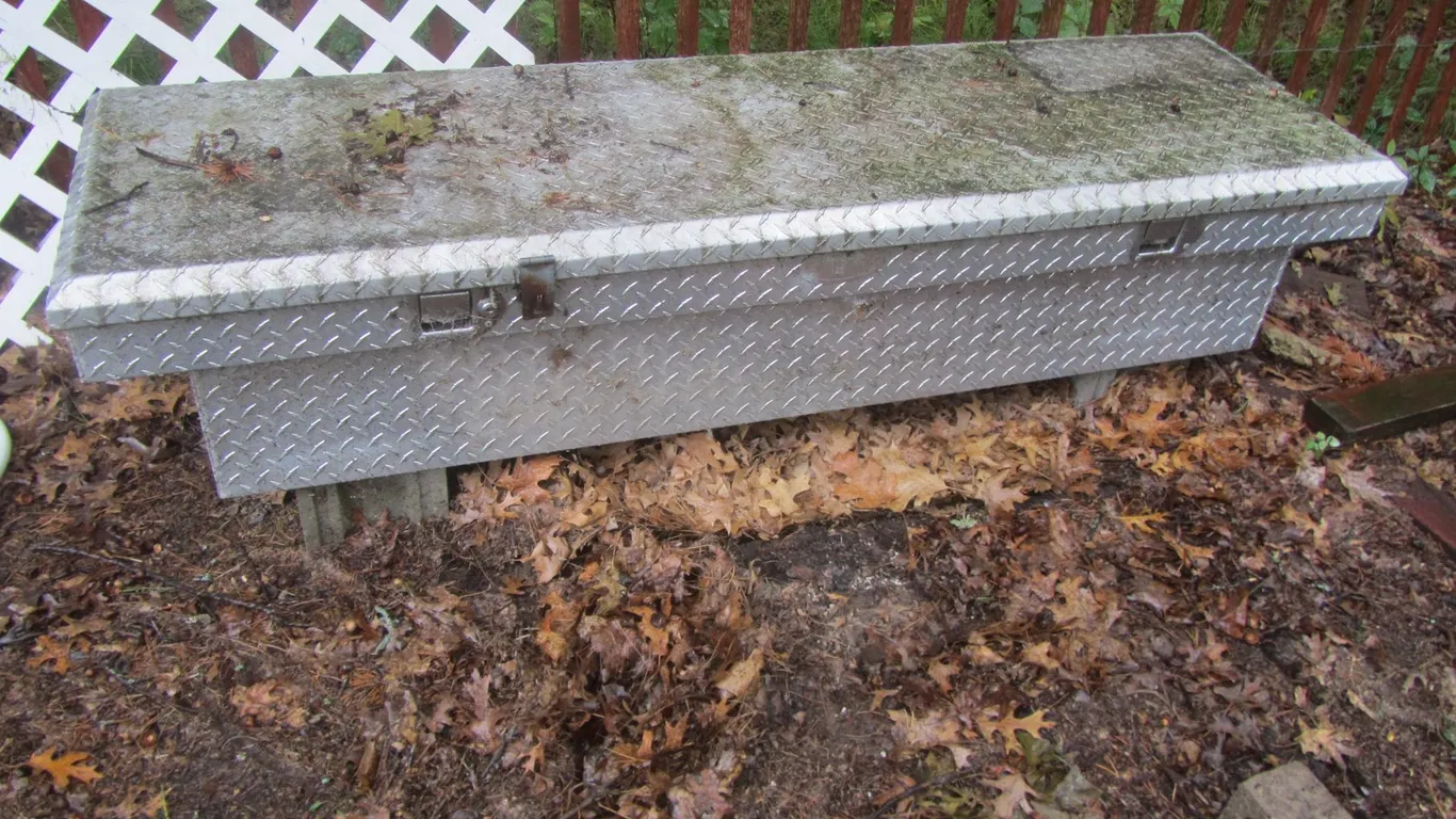 Diamond Plate Truck Tool Box