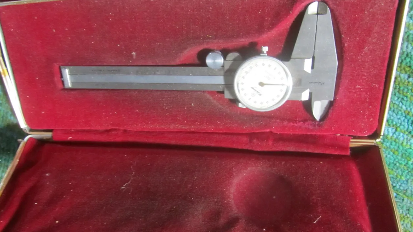 Mitutoyo Dial Caliper w/Case