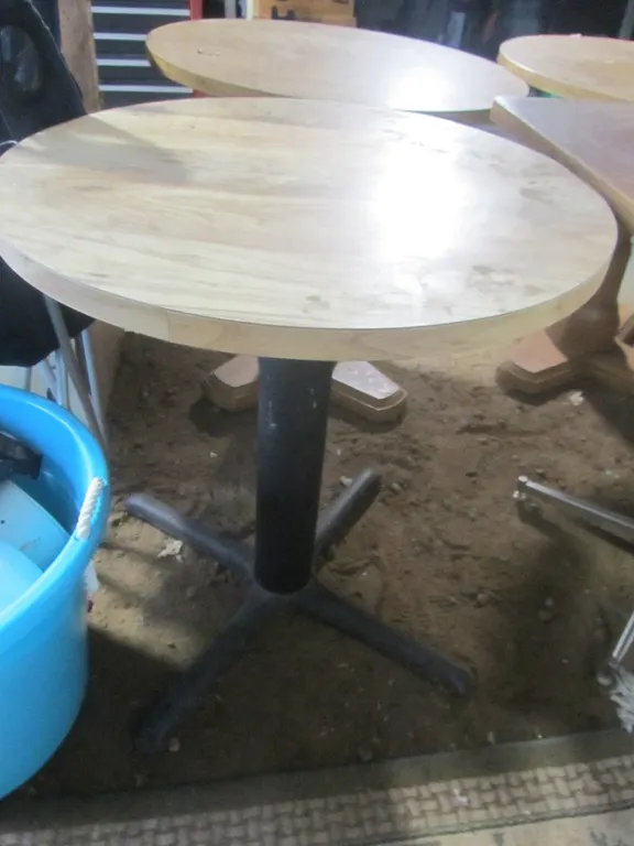 Round Table