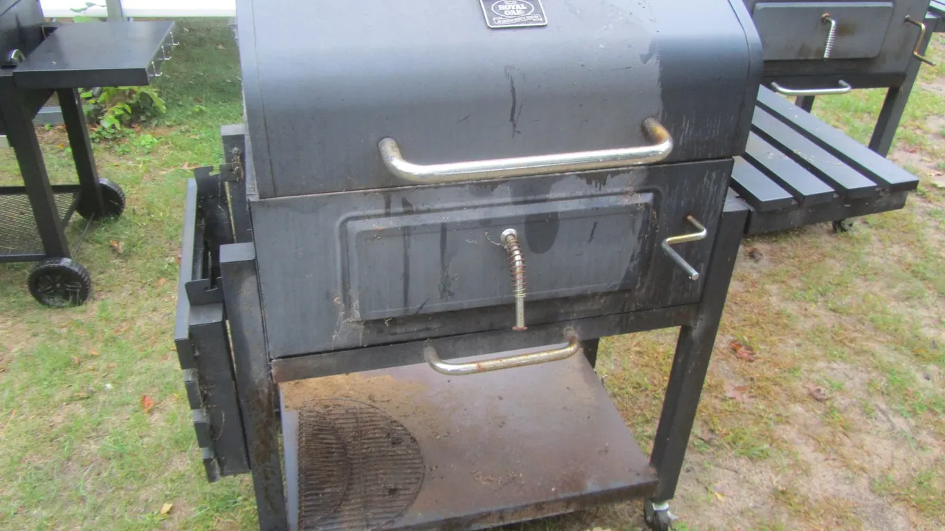 Royal Oak Charcoal Grill