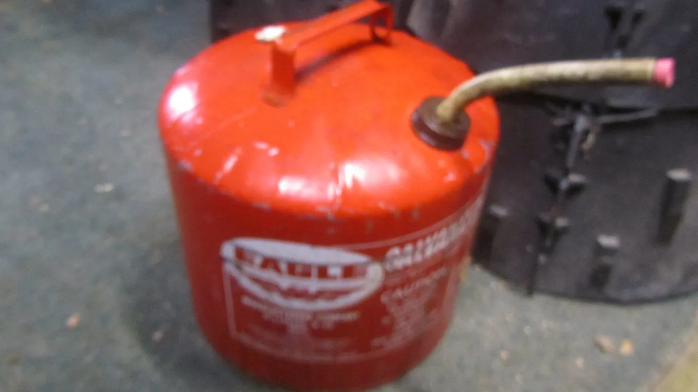 Eagle 5 Gallon Gas Can w/Spout