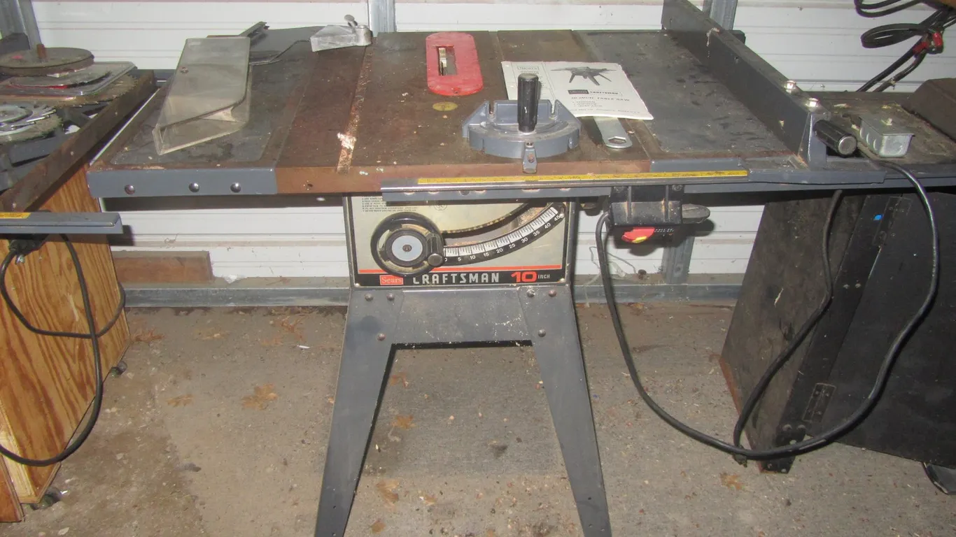 Sears Craftsman 10" Table Saw w/Stand
