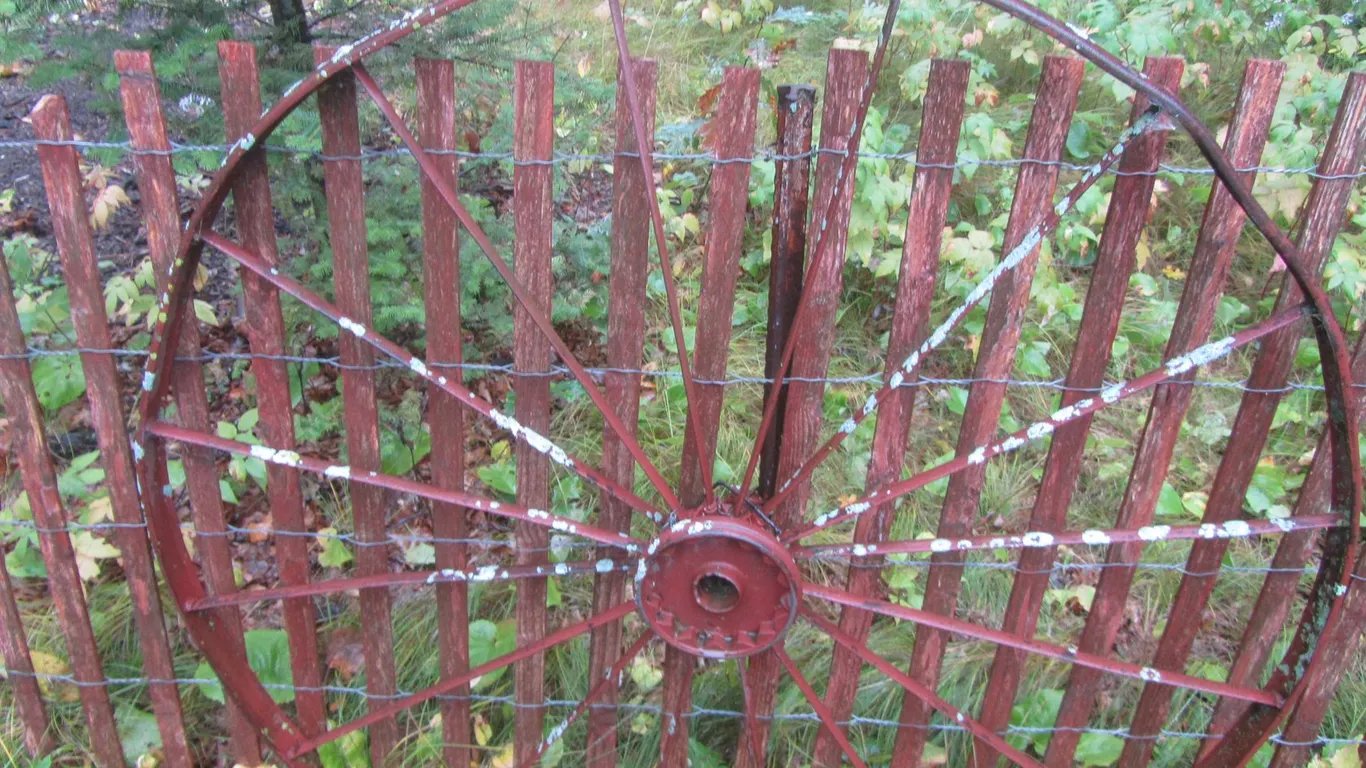 Metal Wagon Wheel