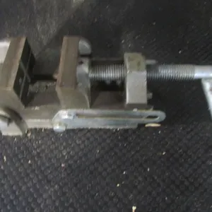 2.5" Combination Bench/Pipe Vise