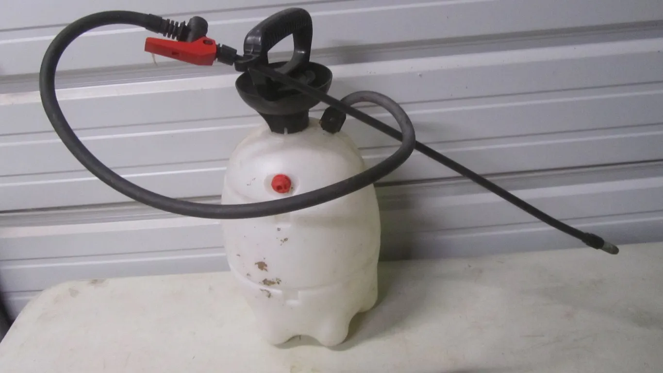 2 Gallon Sprayer