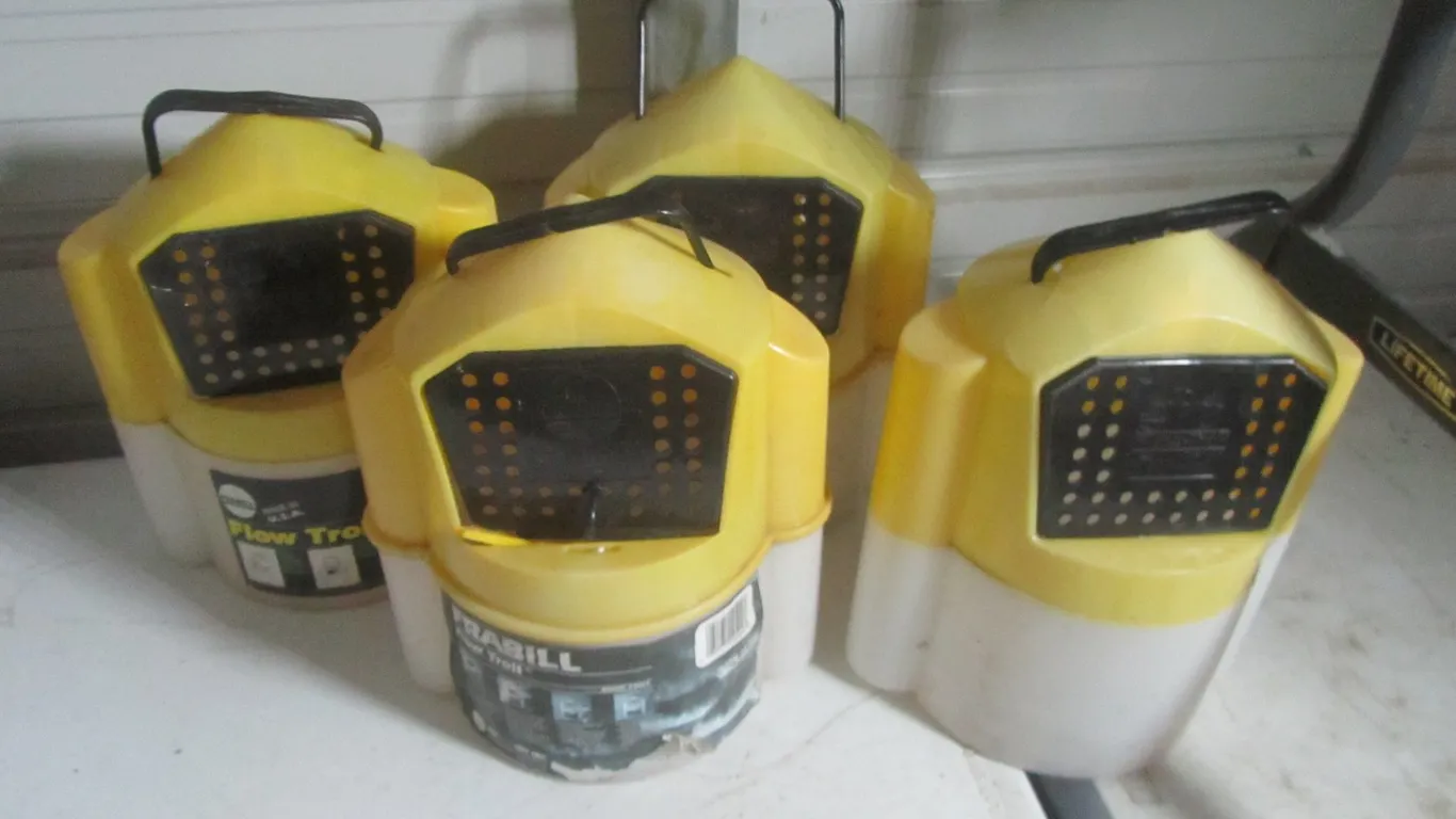 (4) Frabill Flow-Troll Bait Buckets