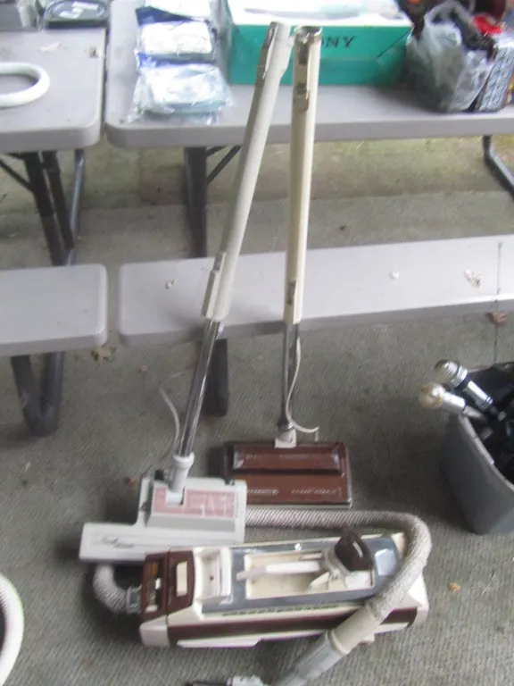 Electrolux Vac w/(2) Power Nozzles
