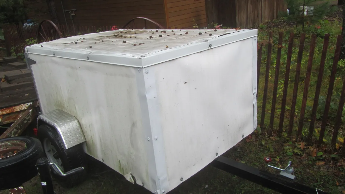 4'x6' Enclosed Trailer
