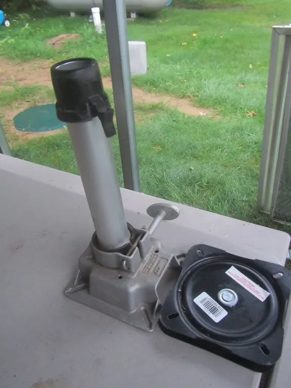 Boat Pedestal w/Boat Seat Swivel