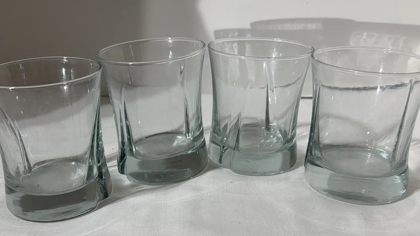 Lot of 4 clear glass old-fashioned rocks glass with subtle fluted or curved accent lines