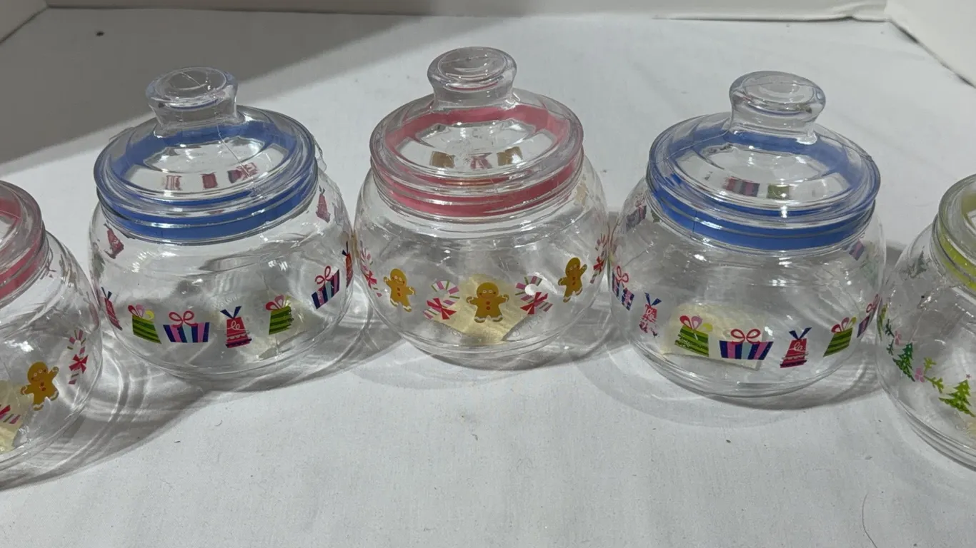 5 candy jars with matching lids