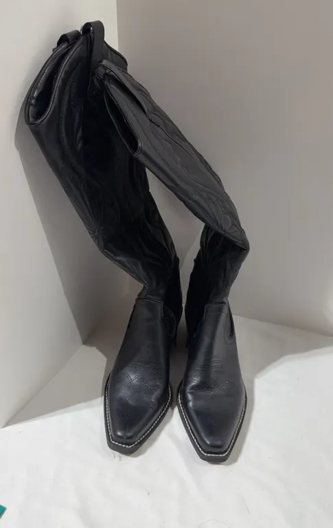 Pair of size 7 black leather western-style boots