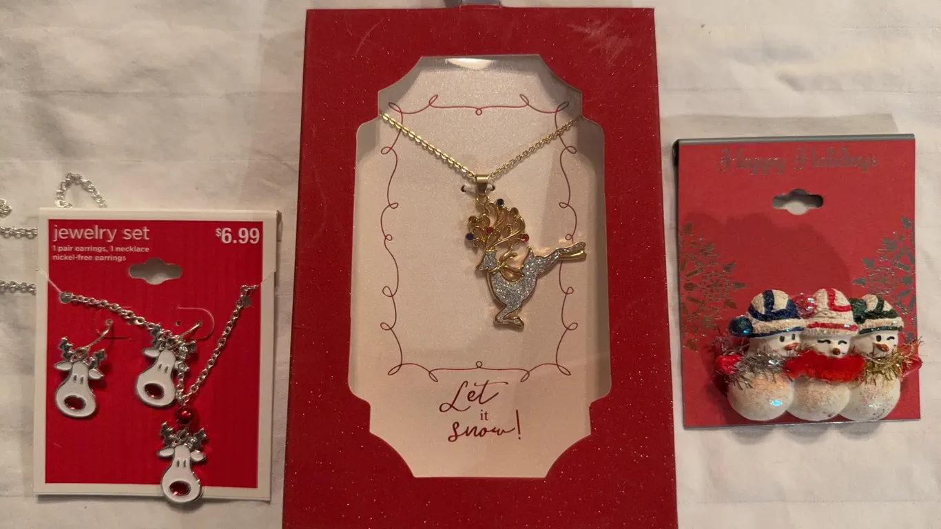 Festive holiday themed jewelry