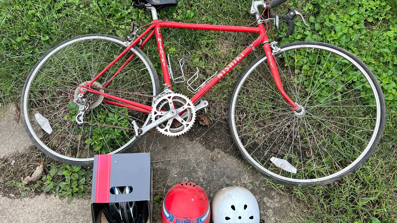 Nishiki Olympic 12 Road Bike & Helmets