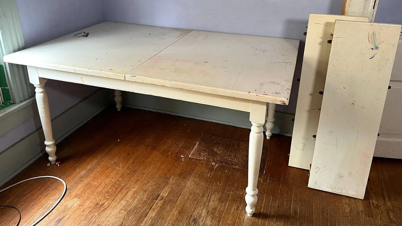 White Extendable Wood Dining Table with Leafs