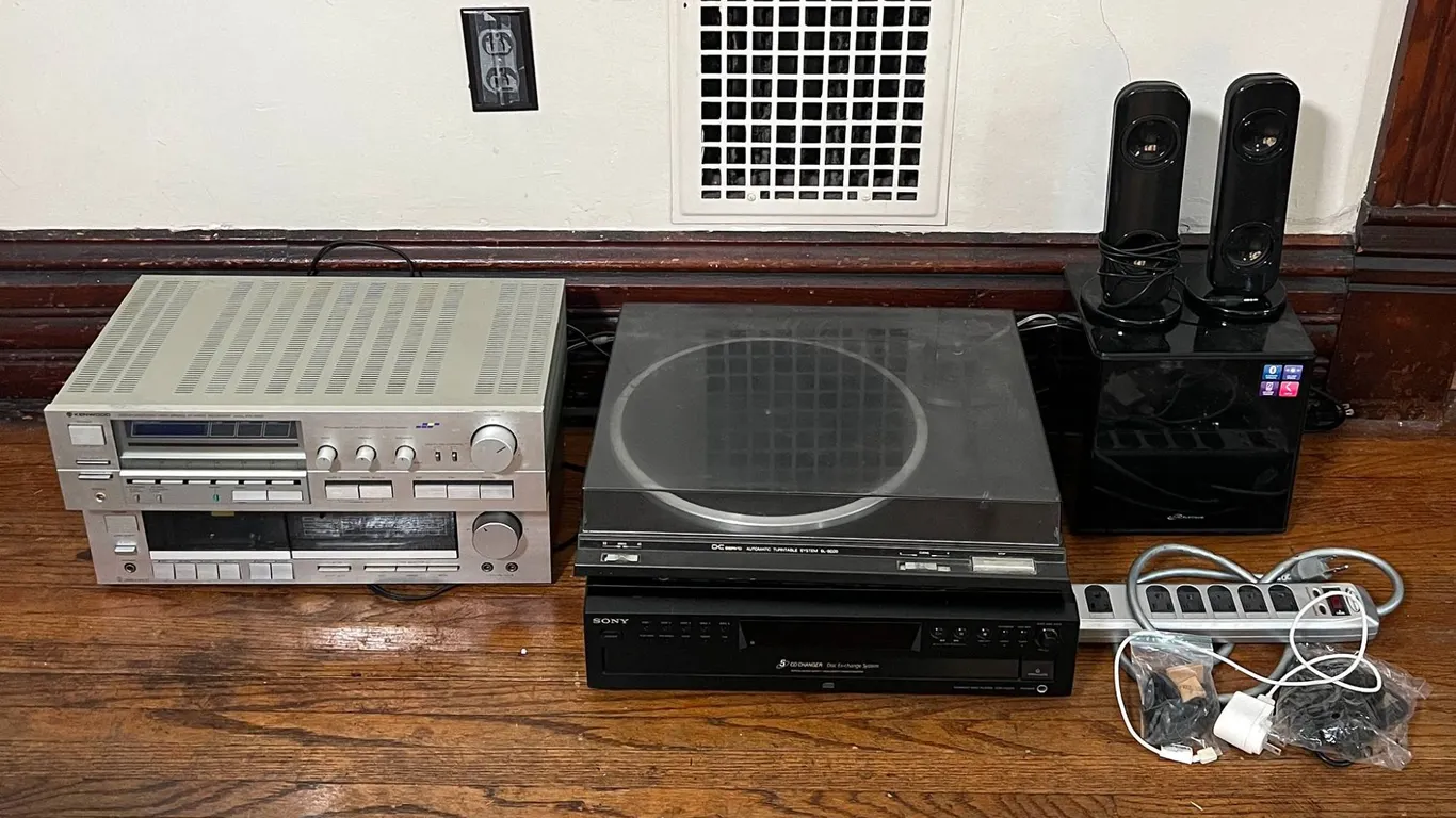 Kenwood, Sony, Creative: Stereo & AV Lot
