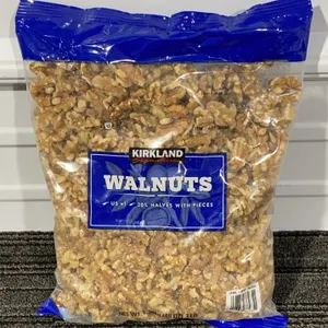 *NEW* Kirkland Signature Walnut Halves, 48 oz - Best By: 3/2027