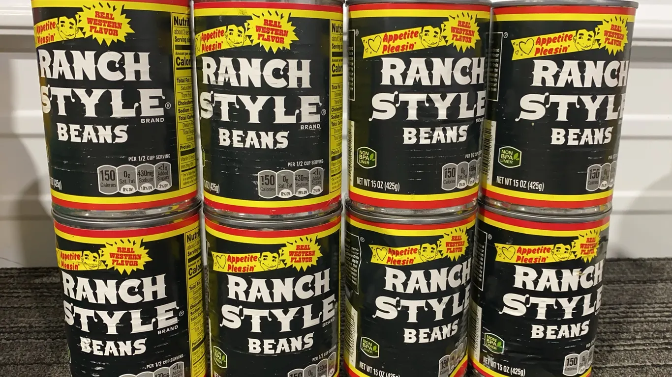*NEW* 8 Cans, Ranch Style Canned Pinto Beans, 15 oz Each - Best By: 3/2028