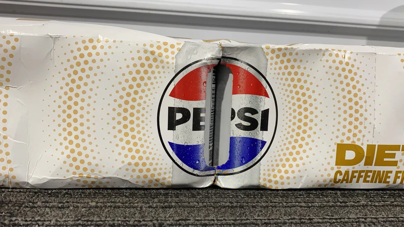 *NEW* Diet Pepsi Caffeine Free Cola, Qty 11 - Best By: 9/2026