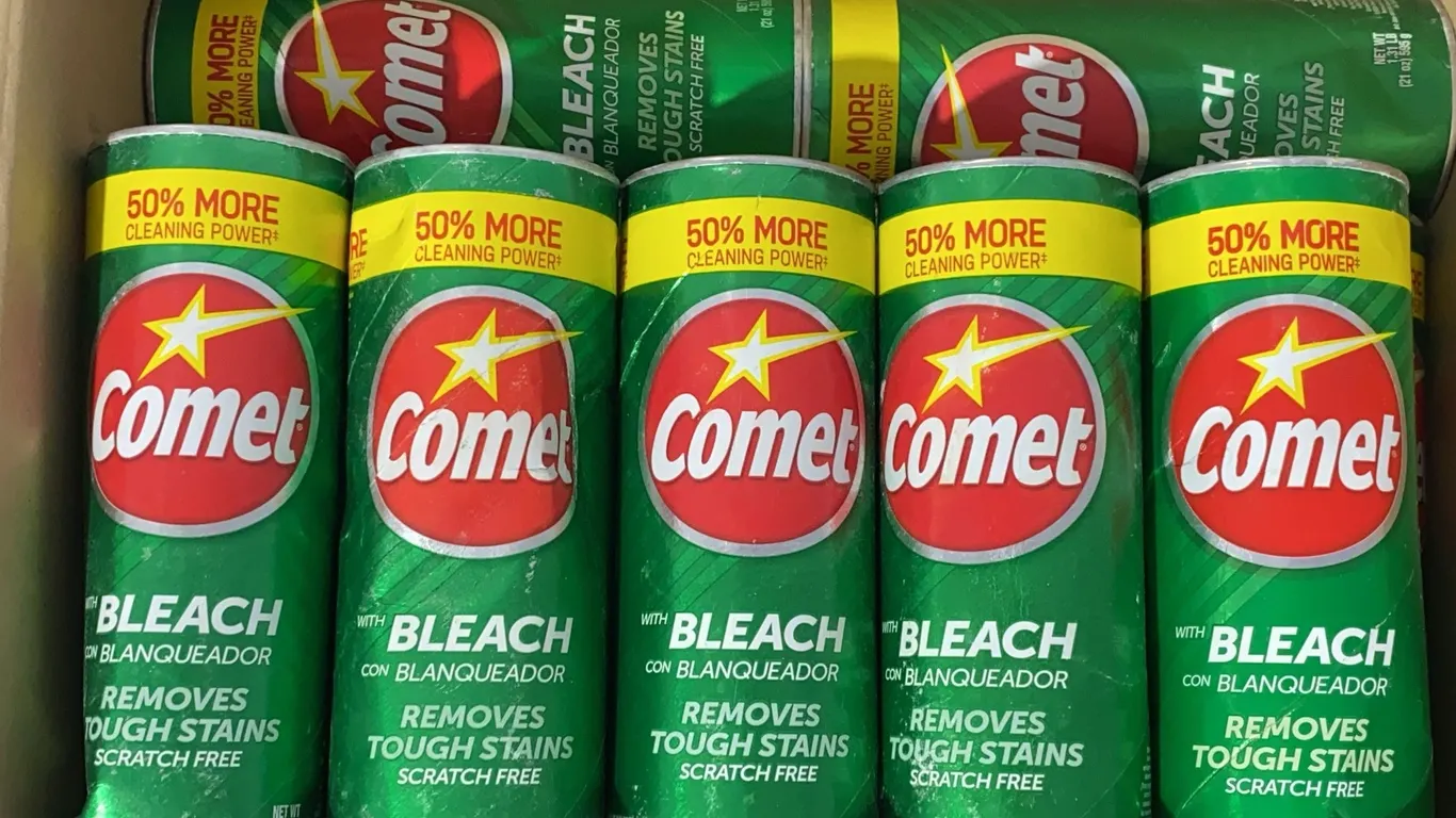 *NEW* 12 Comet w/ Bleach, 21 oz Each