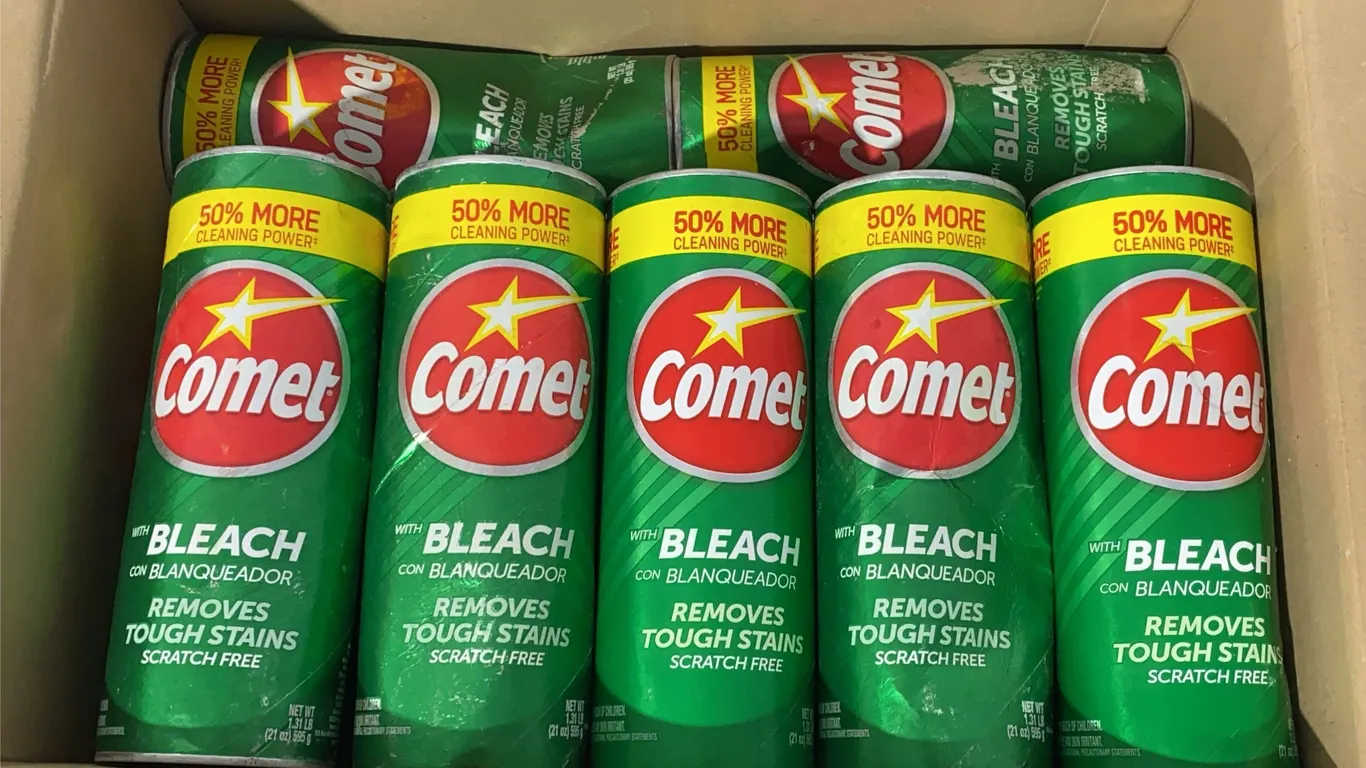 *NEW* 12 Comet w/ Bleach, 21 oz Each