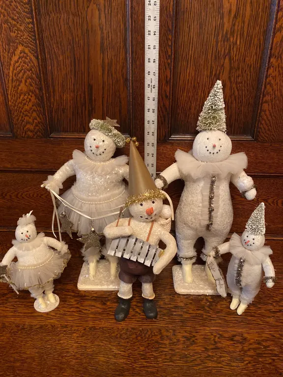 Vintage-Style Snowman Figurines Set with Mixed Designs and Accessories