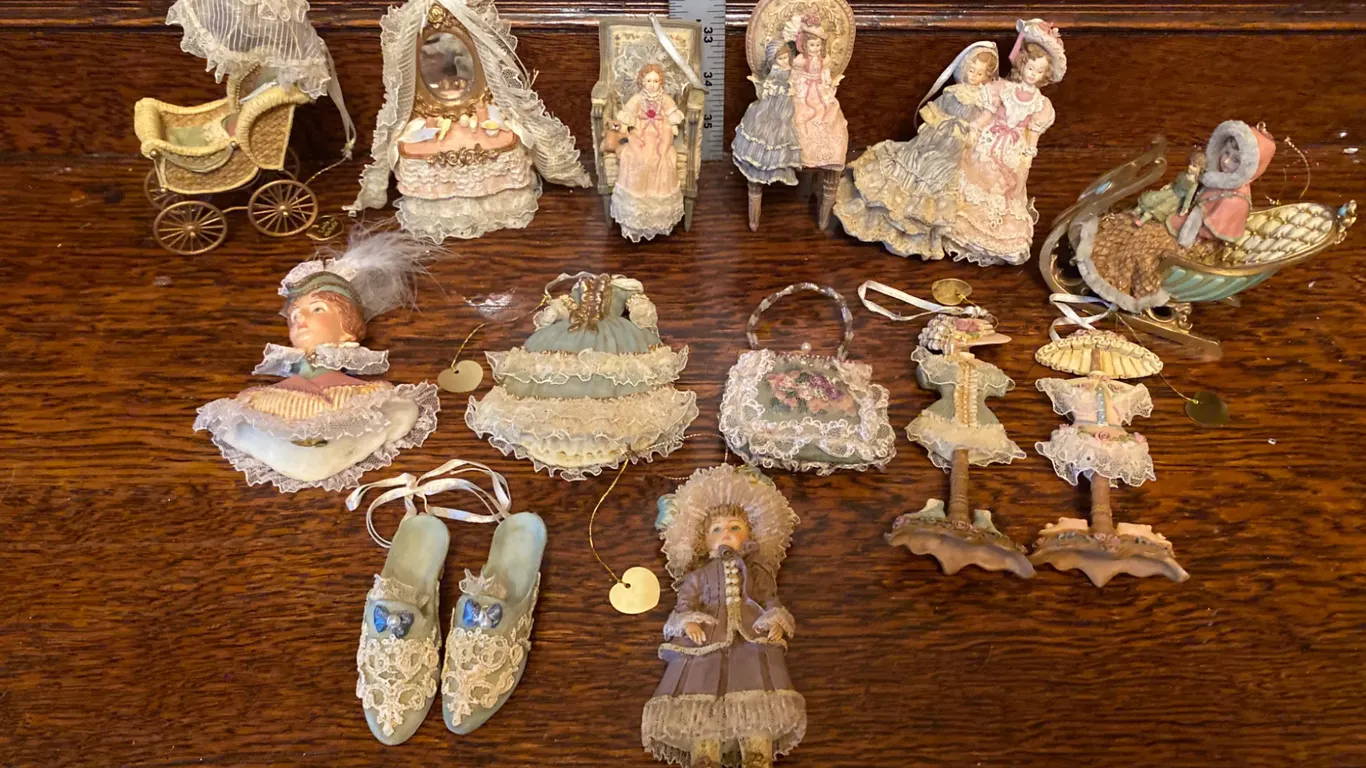 Vintage Victorian-Style Ornaments and Figurines