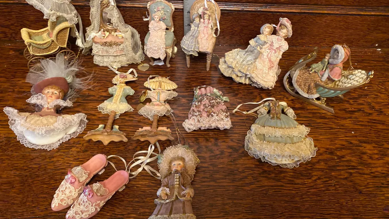 Vintage-Style Miniature Figurines and Accessories
