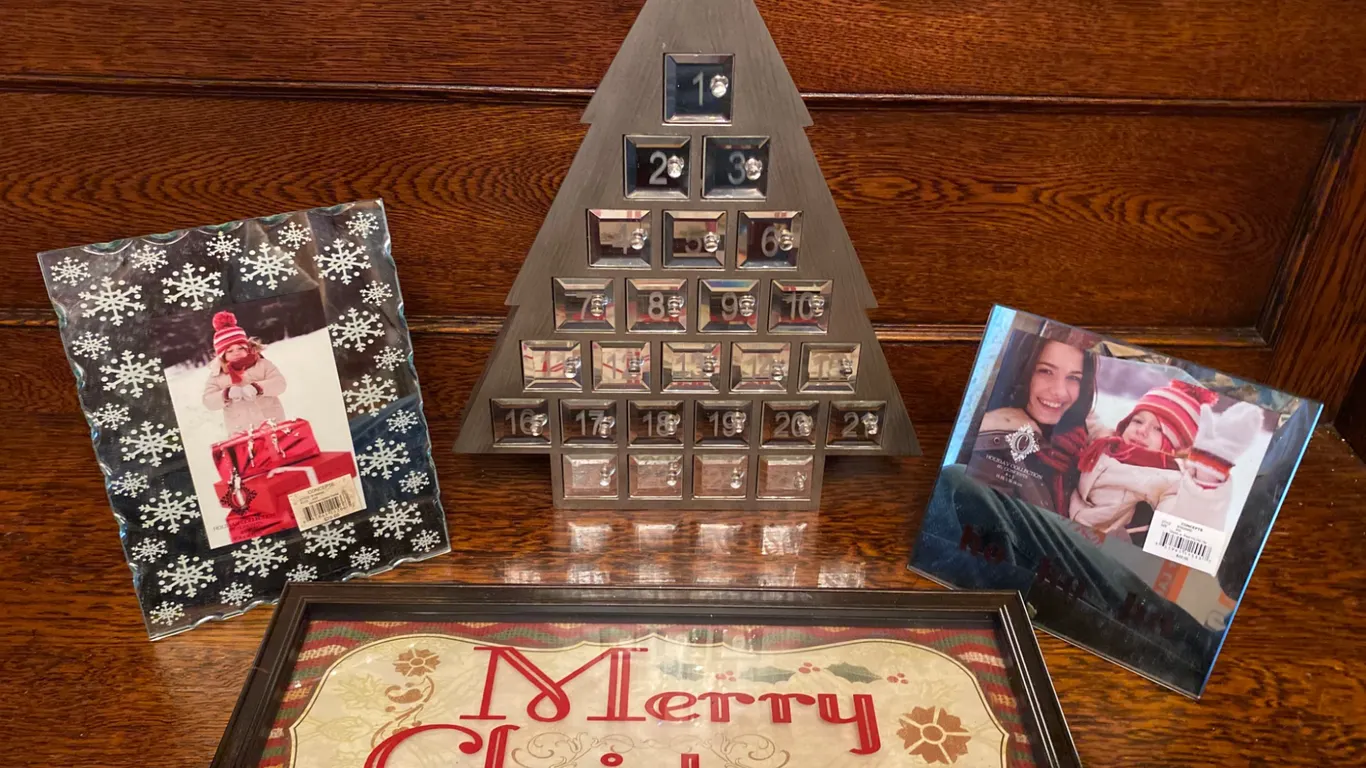 Christmas Decor Lot: Mirrored Advent Calendar, Frames, and Sign