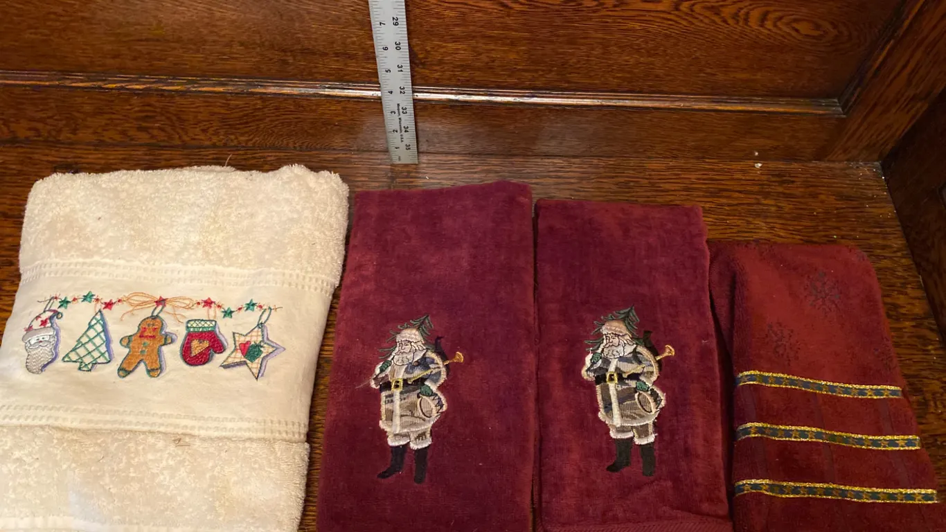 Holiday-Themed Decorative Towels