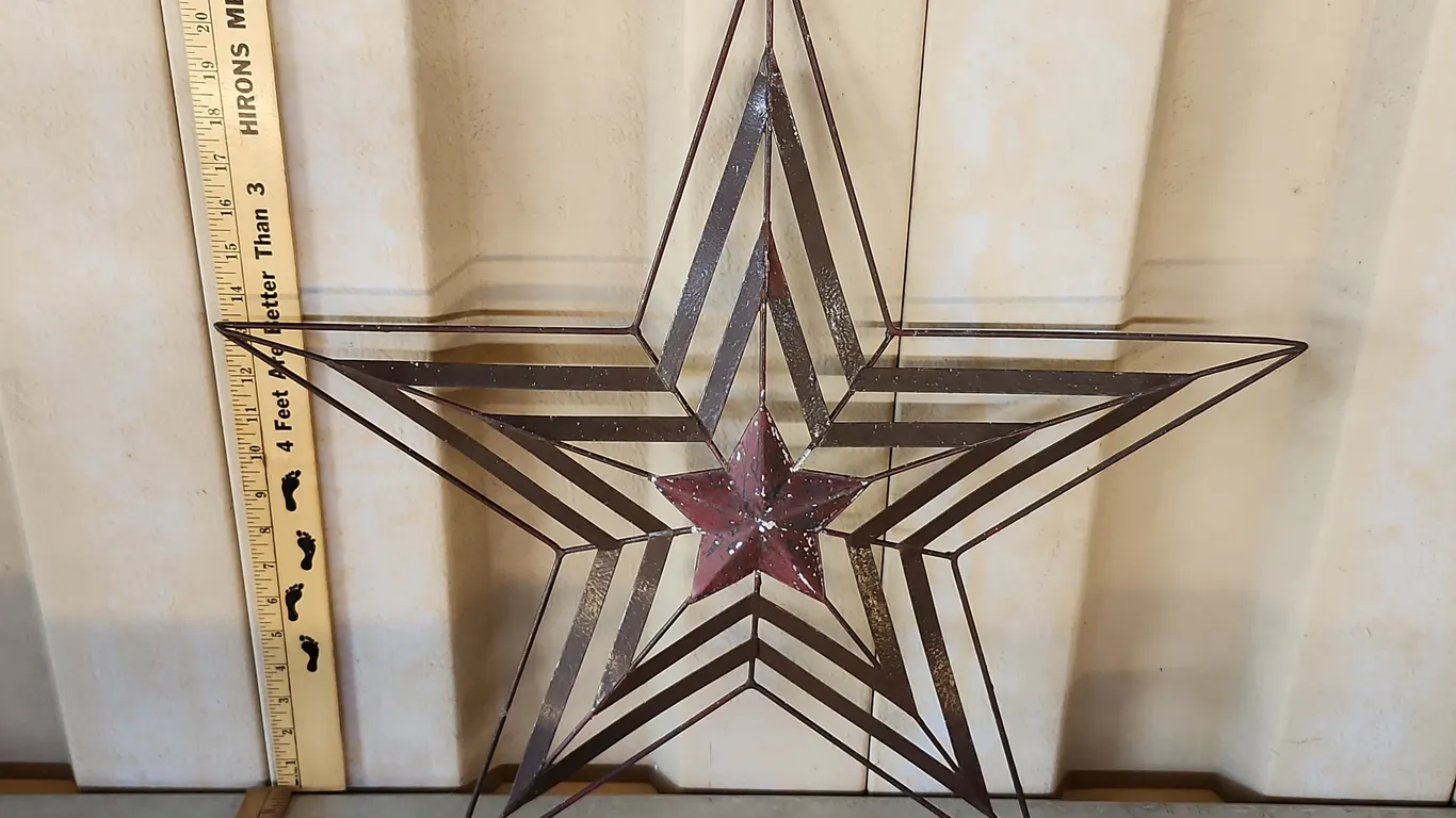 Metal Star Wall Decor 23"