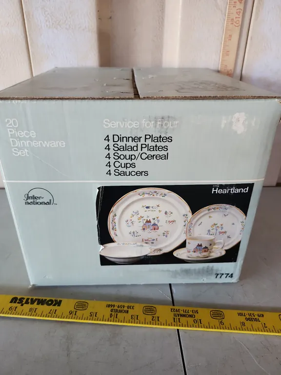 Vintage Unopened International Heartland Dish Set Serving For 4