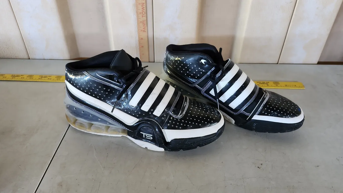 Adidas Size 15 Tennis Shoes