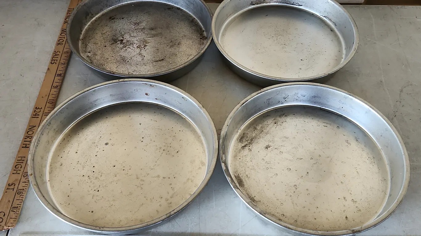 4 Metal Cake Pans 9.5"X1.5"