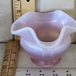 Vintage Fenton Pink Opalescent Canterbury Vase 5"X5"X3.5"