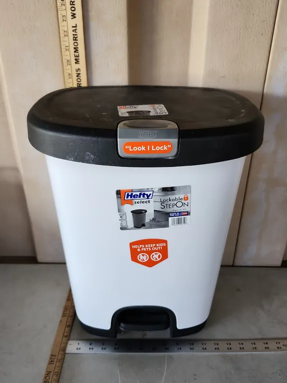 Hefty Select Lockable Step On 7 Gal. Trash Can