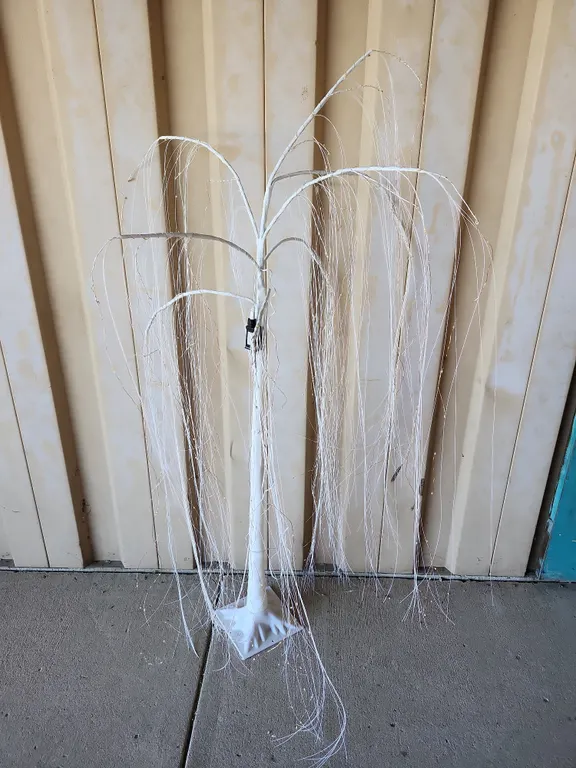 LED Lighted Tree, Adjustable Branches