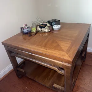 Gorgeous Asian inspired end table/coffee table