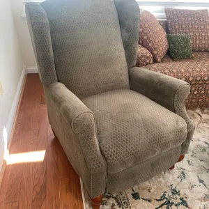 Contemporary recliner