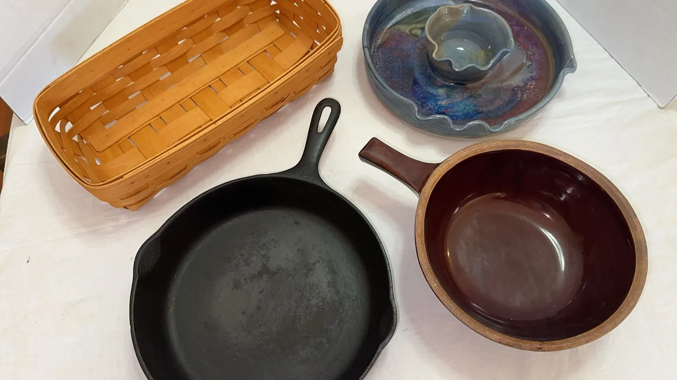 Kitchen/ Hostess serve ware