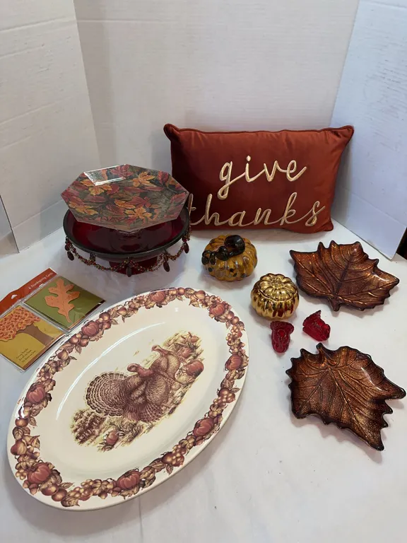 Give thanks! Thanksgiving serve platter and more